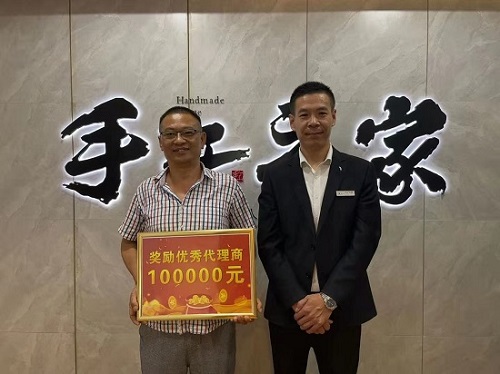 一次獎金100000元，做珠繡非遺手工，我驕傲！--- ---記湖南湘西代理周總在手工之家領(lǐng)取獎金